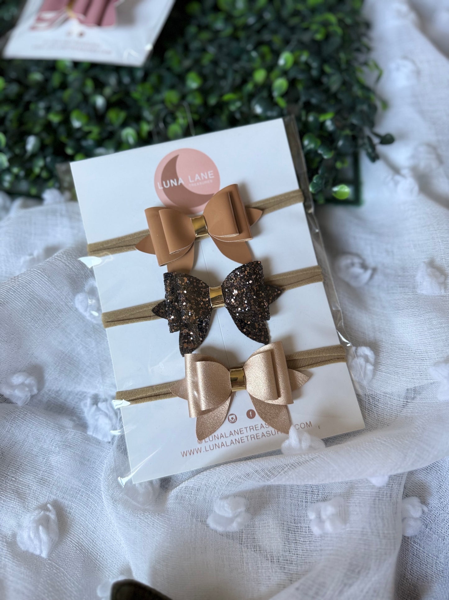 Neutral Tan bow set