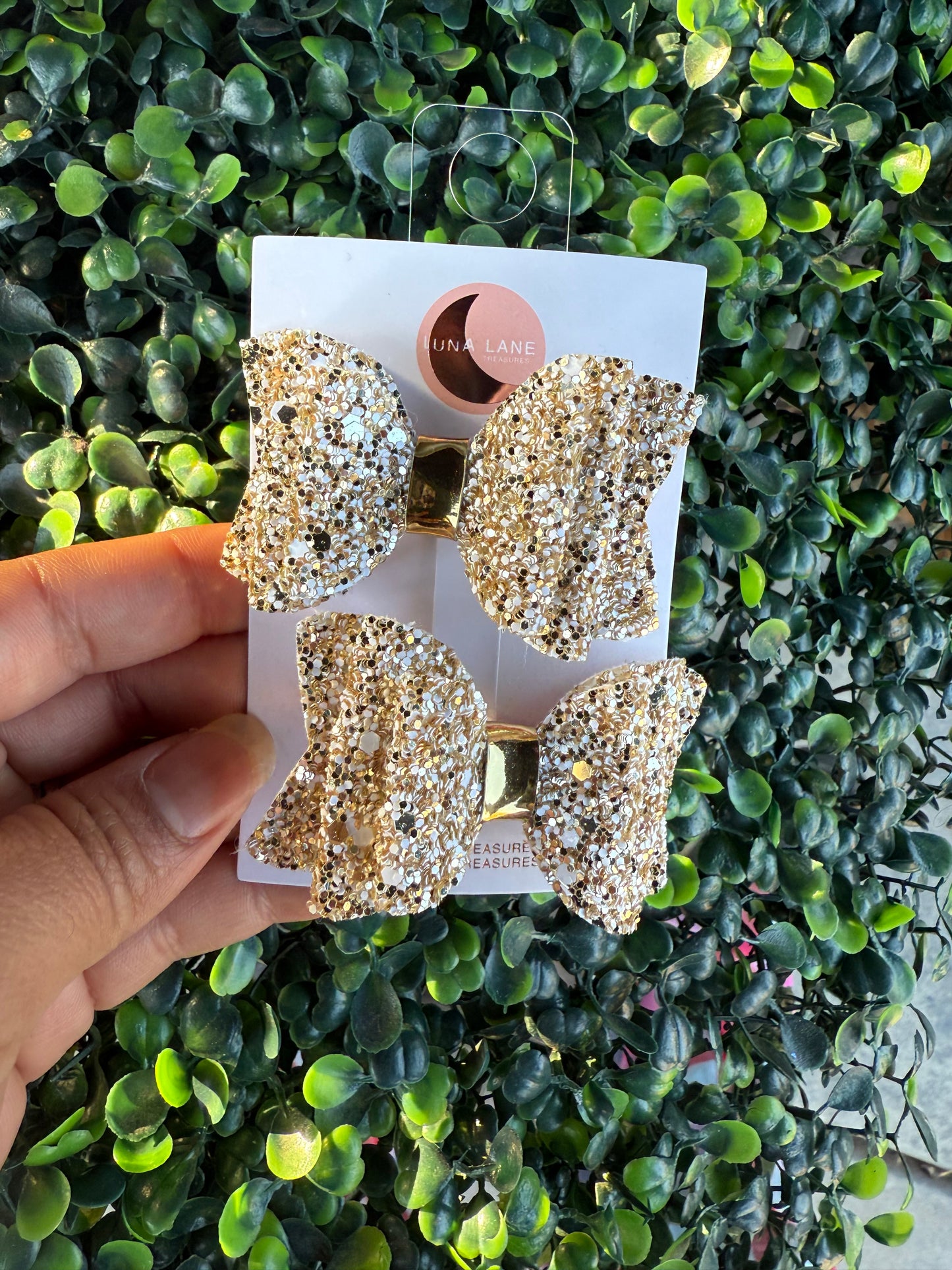 Golden Nugget Bow Pigtails