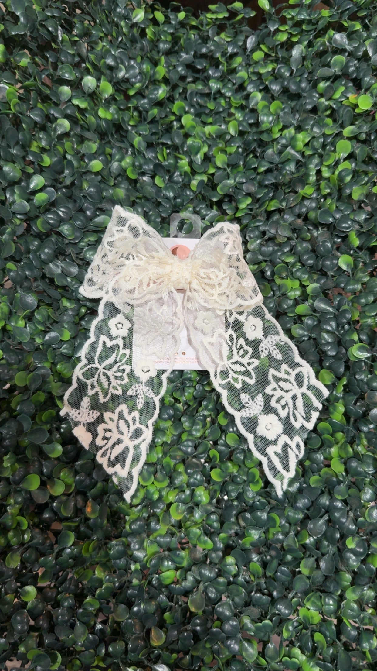 Single Ivory Lace Coquette Hair-bow