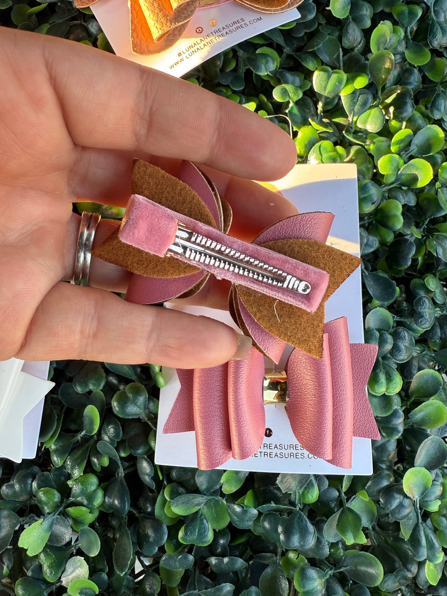 Mauve Metallic Leather Bow Pigtails