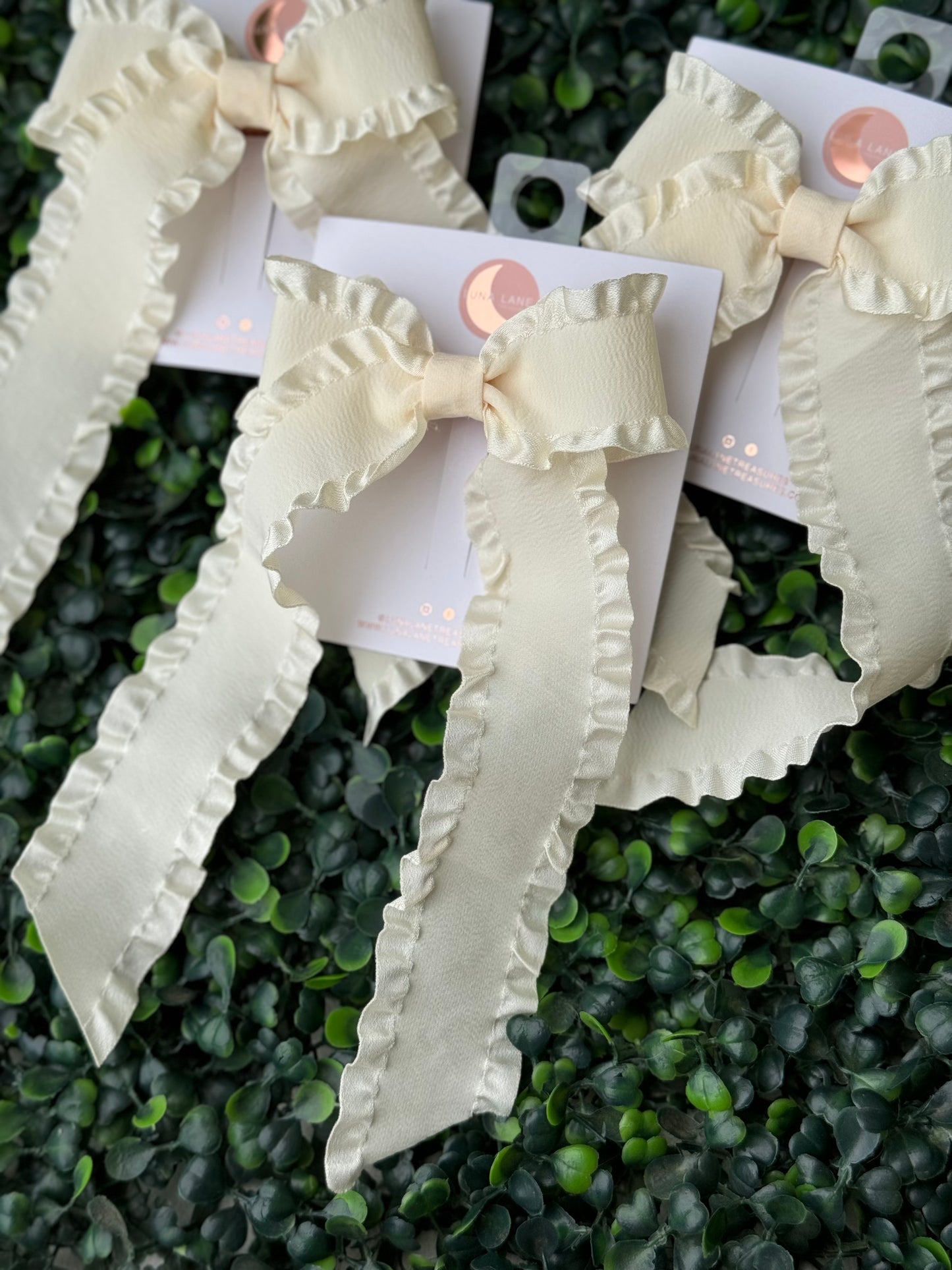 Ivory Ruffle Coquette Hair-bow